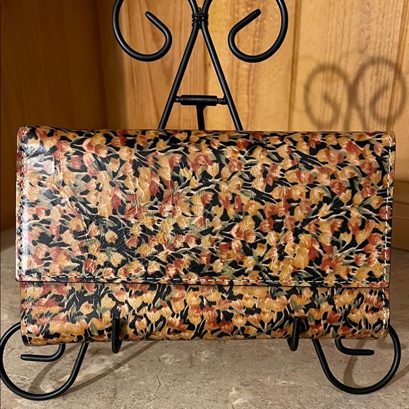 Patricia Nash Handbags - NWOT Patricia Nash wallet